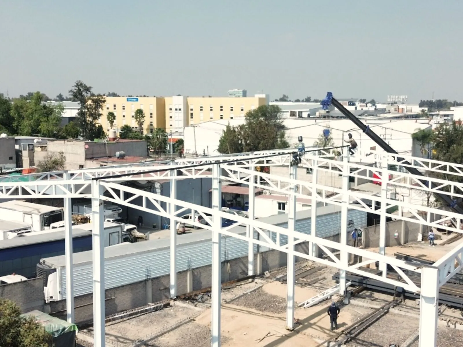 Nave industrial con estructura de acero terminada — proyecto industrial en Texcoco.